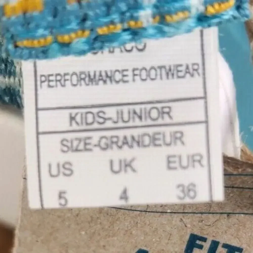 Chaco Chillos Sandals Kids Size 5 M Court Porcelain White Slip On Beach Comfort